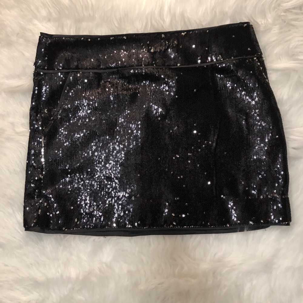 Sequence Skirt Size M